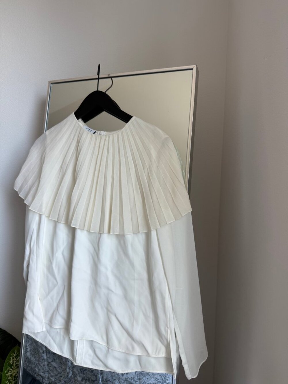 AKRIS punto White Pleated Cape Blouse Size S
